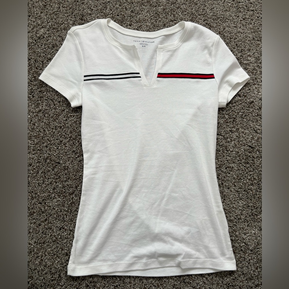 NWOT Tommy Hilfiger T-Shirt